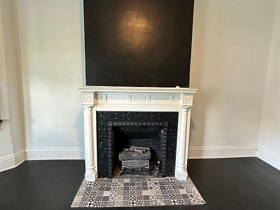 3rd image of 8359 Woodbine Ave #1