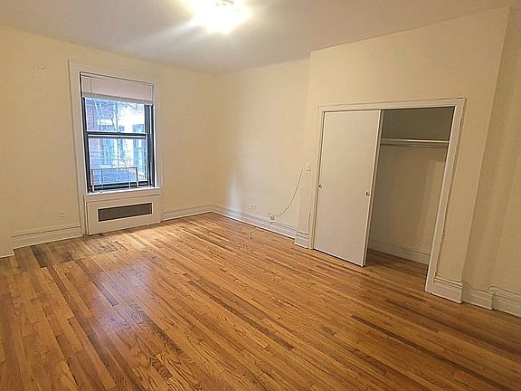 2nd image of 306 W 93rd St APT 4