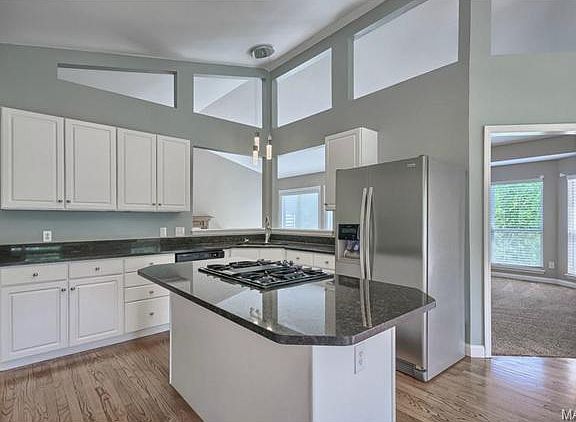 3rd image of 548 Eagles Nest Ct