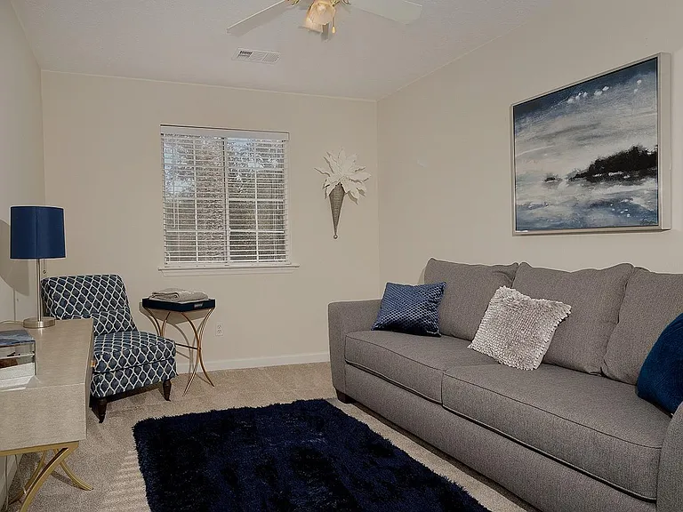 174 N Valley Oaks Cir — Photo 18