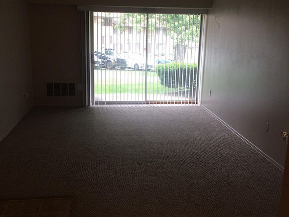 Living room / Patio