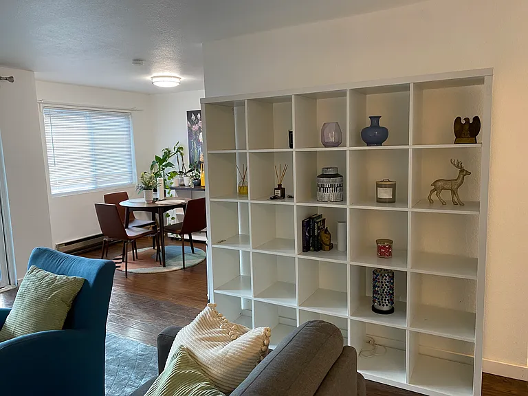 15210 Macadam Rd S #210 — Photo 1
