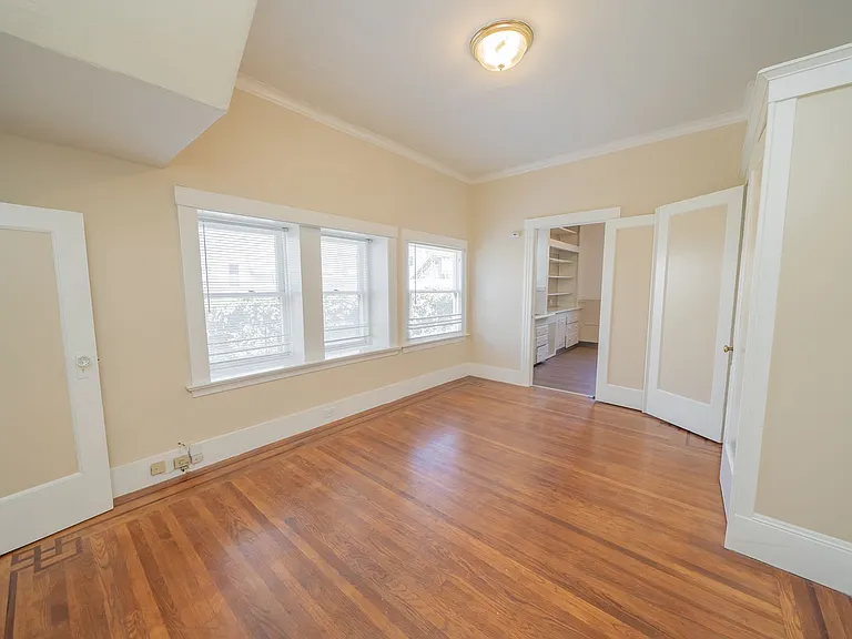 38 Glen Avenue — Photo 10