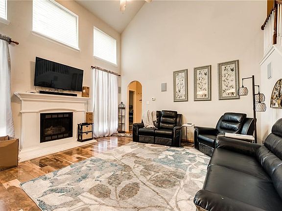 2nd image of 1107 Wynnewood Dr