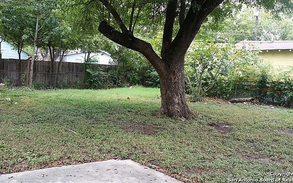 5th image of 1418 Hermine Blvd