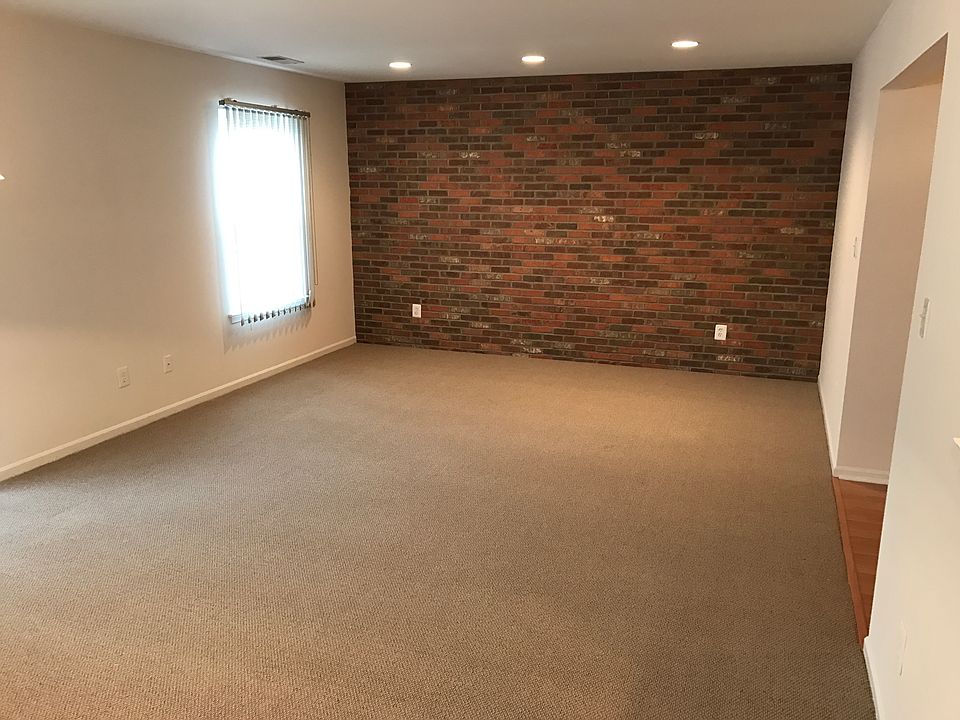 Living Room / Dining Room