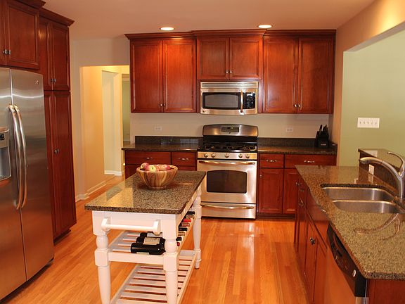 5th image of 1118 Park Ln
