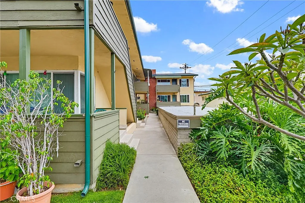 Building Photo - 312 Raymondale Dr