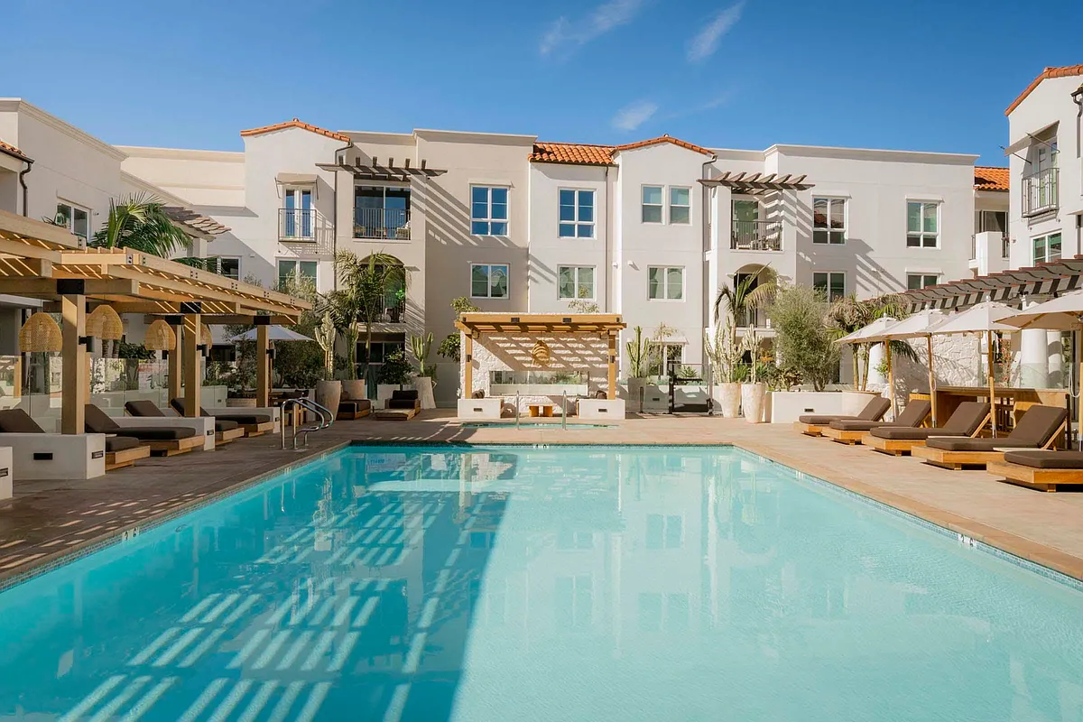 Building Photo - Eddy Redondo Residences