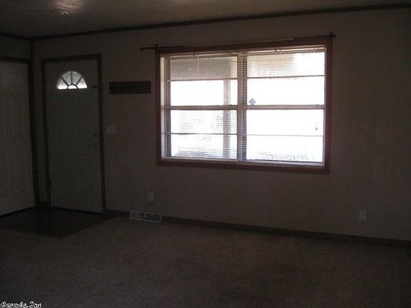 5th image of 44 Skyline Dr