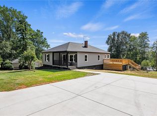 231 Mountain Crest Dr, Easley, SC 29640
