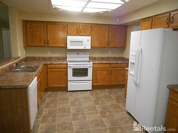 5th image of 5341 E Fairbrook St
