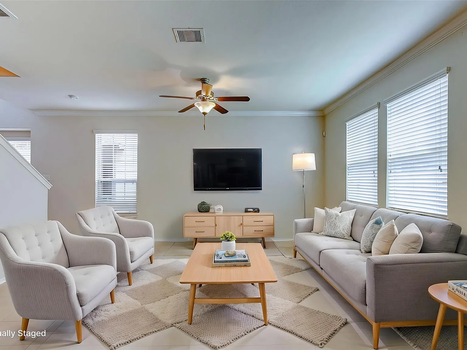 3 bed, 2.5 bath, 1567 sqft, $2,200 — Photo 3