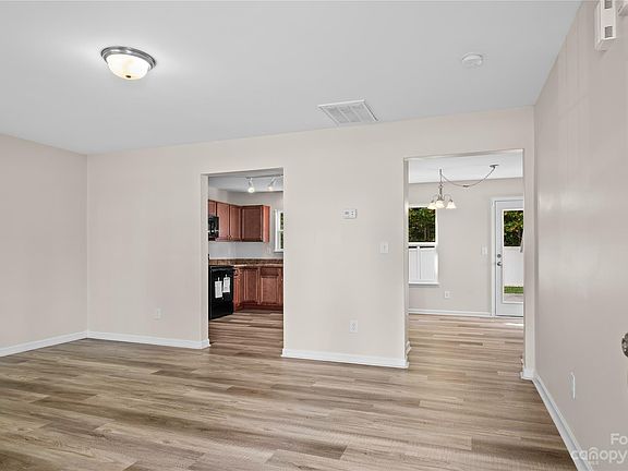 4th image of 5519 Lee Marie Ln