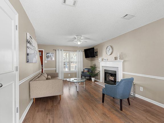 5th image of 601 S Skinner Ave