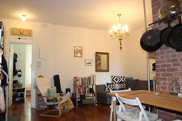 Rented by Compass | media 24