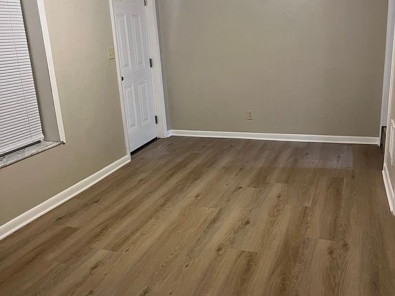 5th image of 207 Monroe St APT D