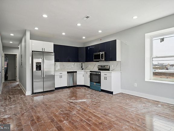 3rd image of 2657 E Clearfield St