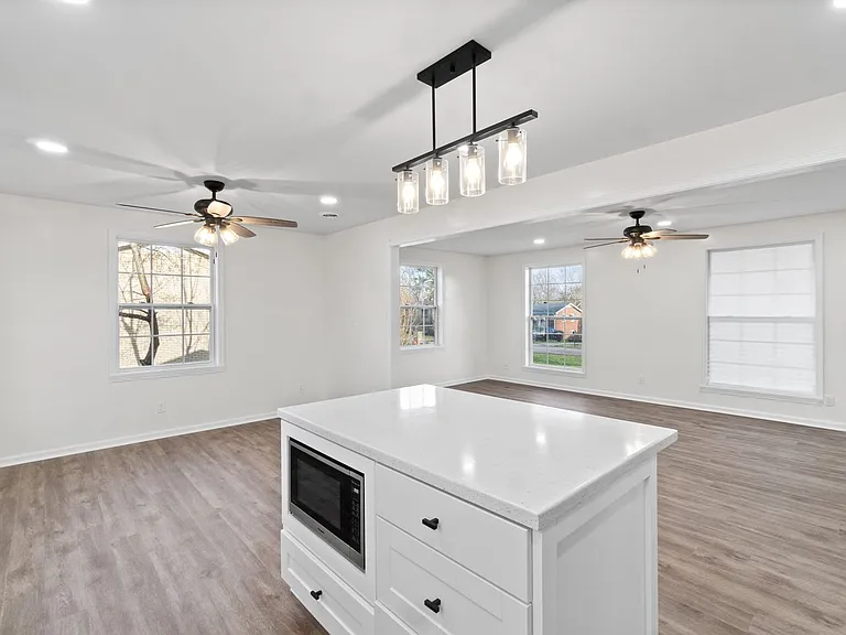 110 Rainbow St — Photo 14