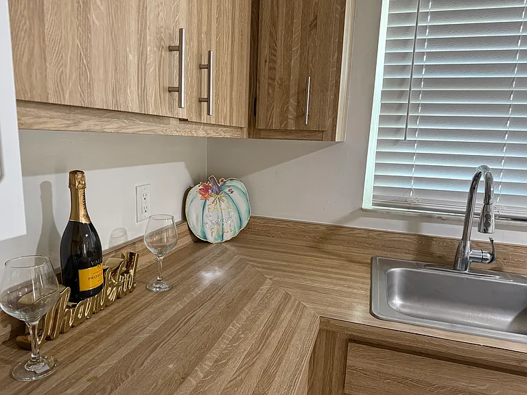 912 SE 13th St #3 — Photo 5