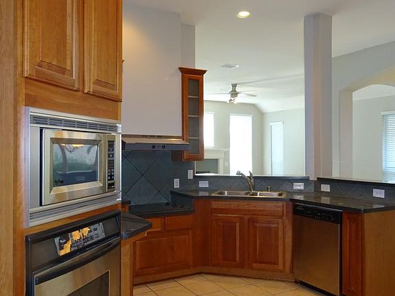 4th image of 5405 Hidden Creek Ln