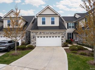 23959 Seminole Ct, Novi, MI 48375