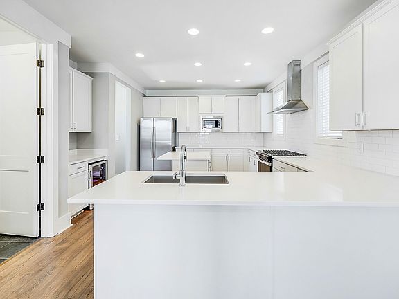 4th image of 243 Founders Ln