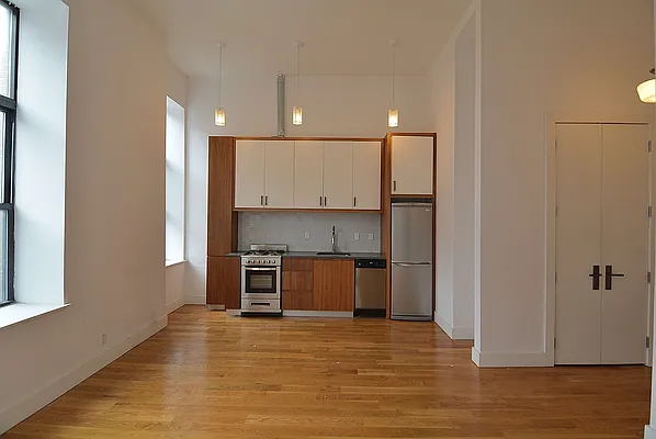 Rented by Hagstrom Management Inc | media 26