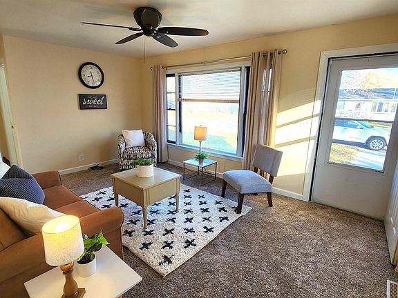 3rd image of 7 Clover Ln