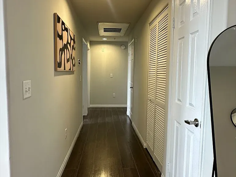Sherman Oaks Place — Photo 13
