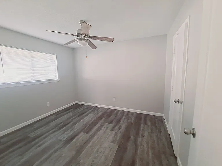 817 Bluebird Dr — Photo 13
