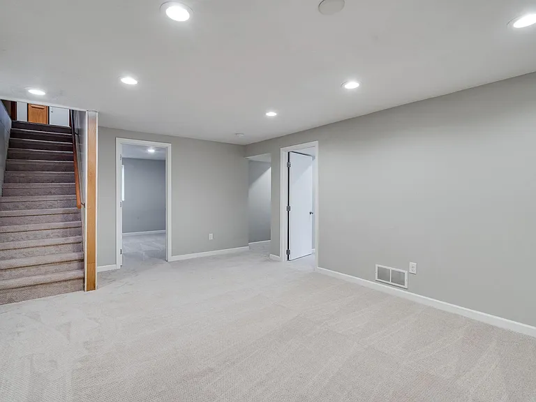 3104 39th Ave NE — Photo 10