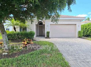 1685 Serrano Cir, Naples, FL 34105