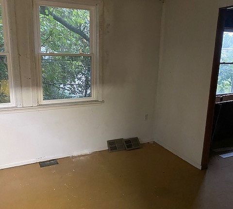 4th image of 307 W Main Street