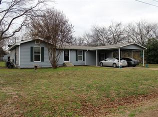 208 Ridgeway Ave, Azle, TX 76020