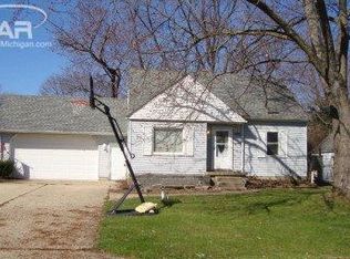 3372 Renault Dr, Flint, MI 48507