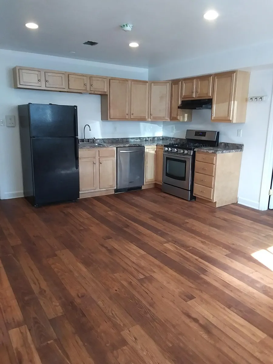 Gas stove. Ample kitchen storage. - 1870 Main St #6