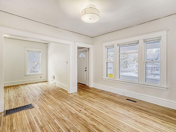 4th image of 3014 Humboldt Ave N