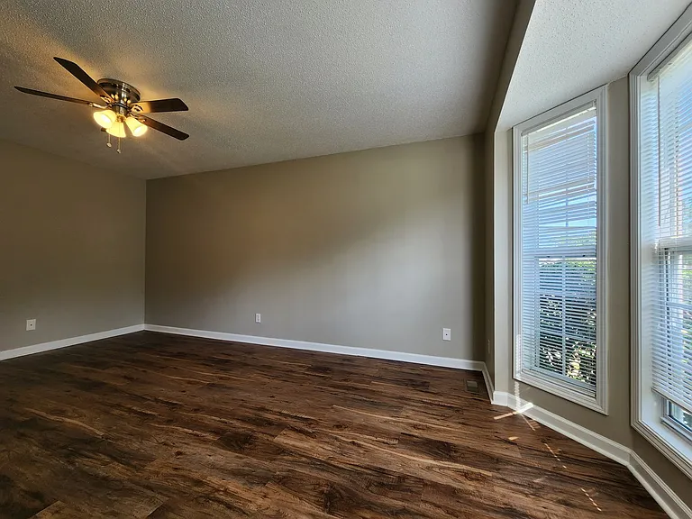 4048 New Grange Cir — Photo 4