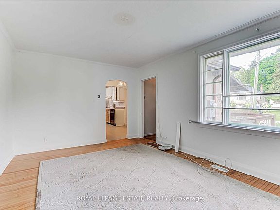 3rd image of 100 Eastville Ave