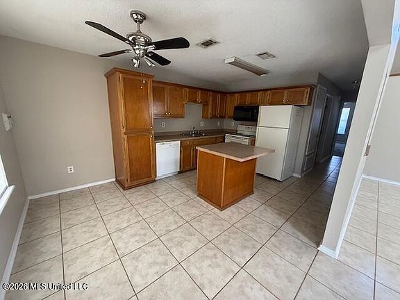 3rd image of 2388 Grants Ferry Dr