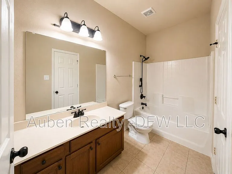 1512 Piedmont Dr — Photo 7