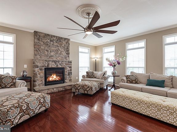 3rd image of 9203 Harvest Oak Dr