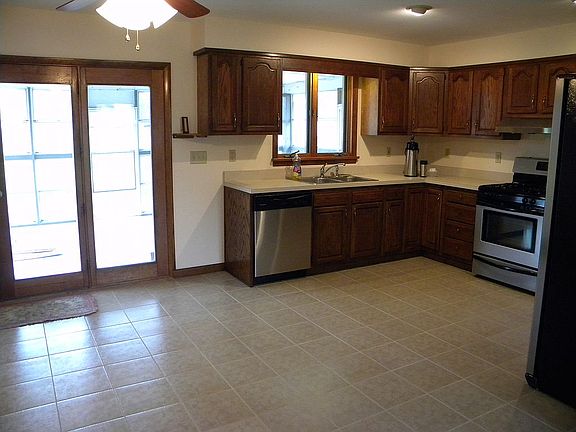 Kit.&Dining w/door to porch.
