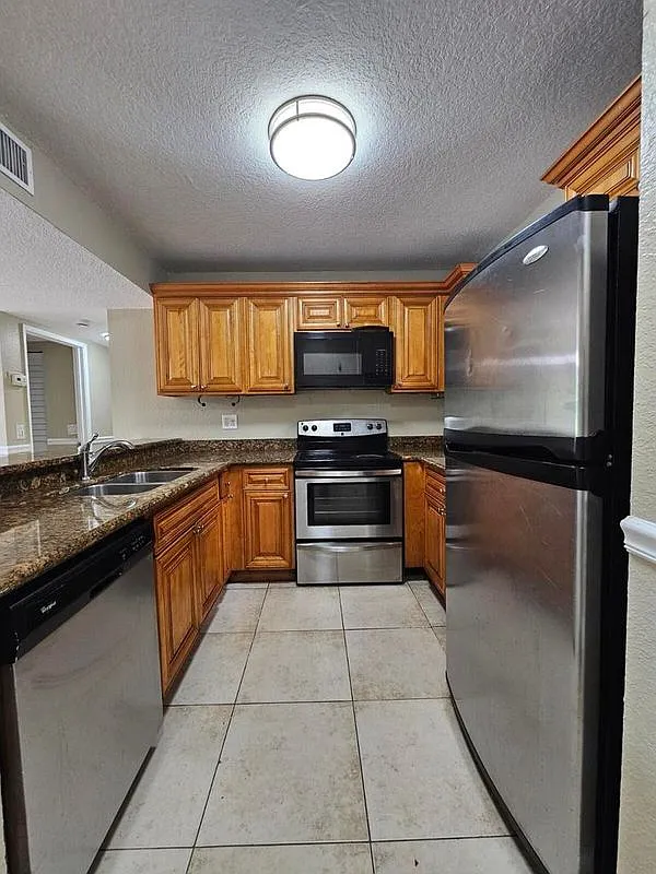 2 bed, 2.0 bath, 1156 sqft, $1,900 — Photo 1