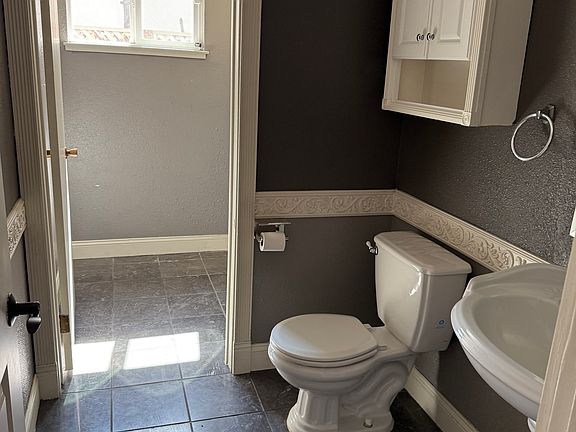 4th image of 507 Hyde Park Dr