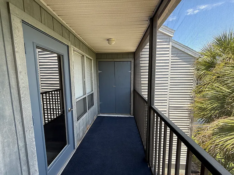 255 Fenwick Dr #18 — Photo 4