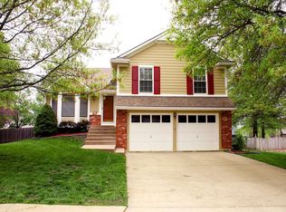 12601 S Brougham Dr, Olathe, KS 66062