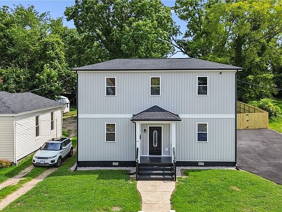 2nd image of 21315 Chesterfield Ave