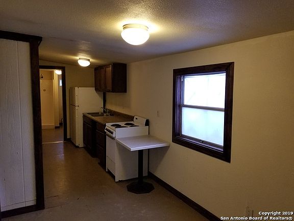4th image of 114 Notre Dame Dr #4